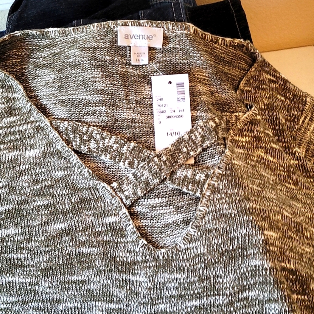 Avenue sweater
